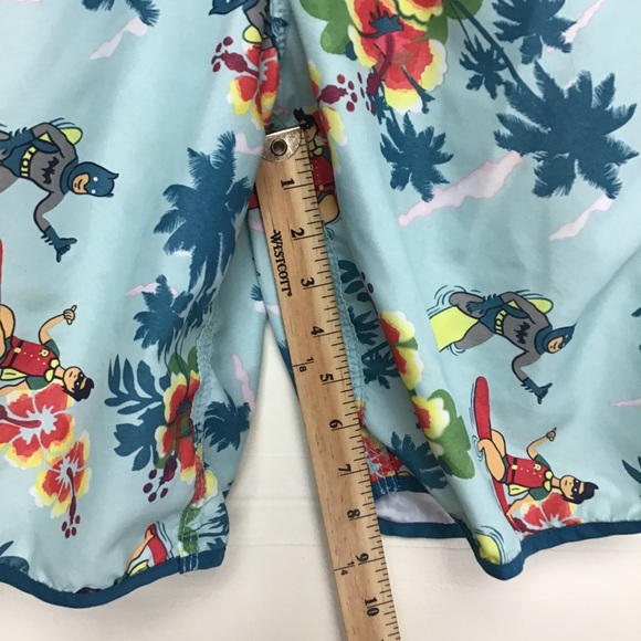 DC Comics Batman and Robin surfing graphic men’s swim trunks M - Picture 8 of 11